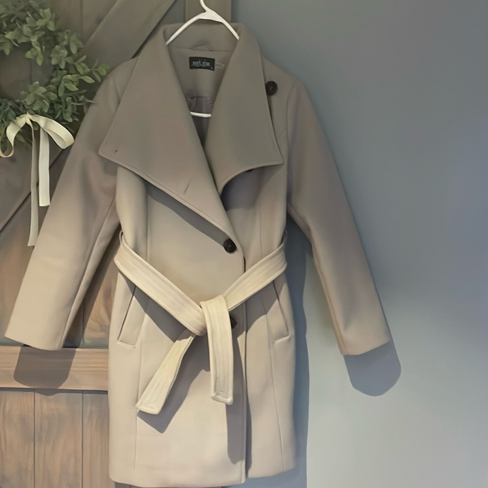 Grey coat - Picture 1 of 11